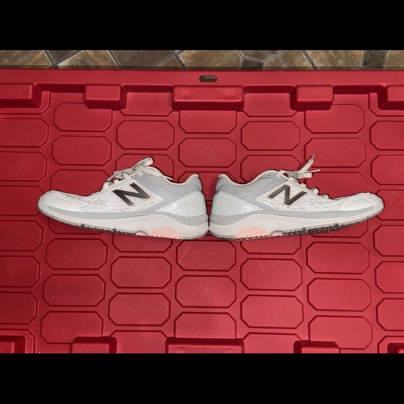 Size 11; New Balance 847 V4 Women's Athletic Walking Shoes - Picture 13 of 14